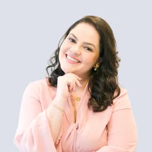 Dra. Gabriela Macedo 